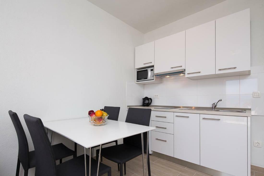 Apartments Panorama Lokva Rogoznica Bagian luar foto